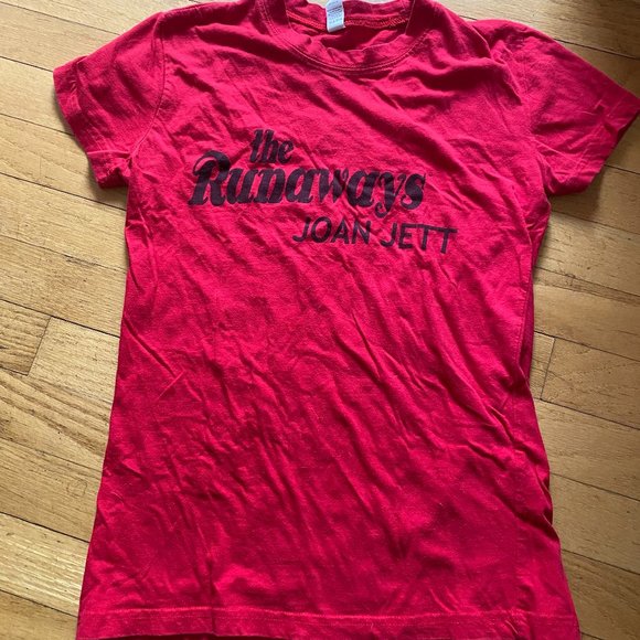 Reproduction circa 2010 Runaways Joan Jett red T shirt - Picture 1 of 5